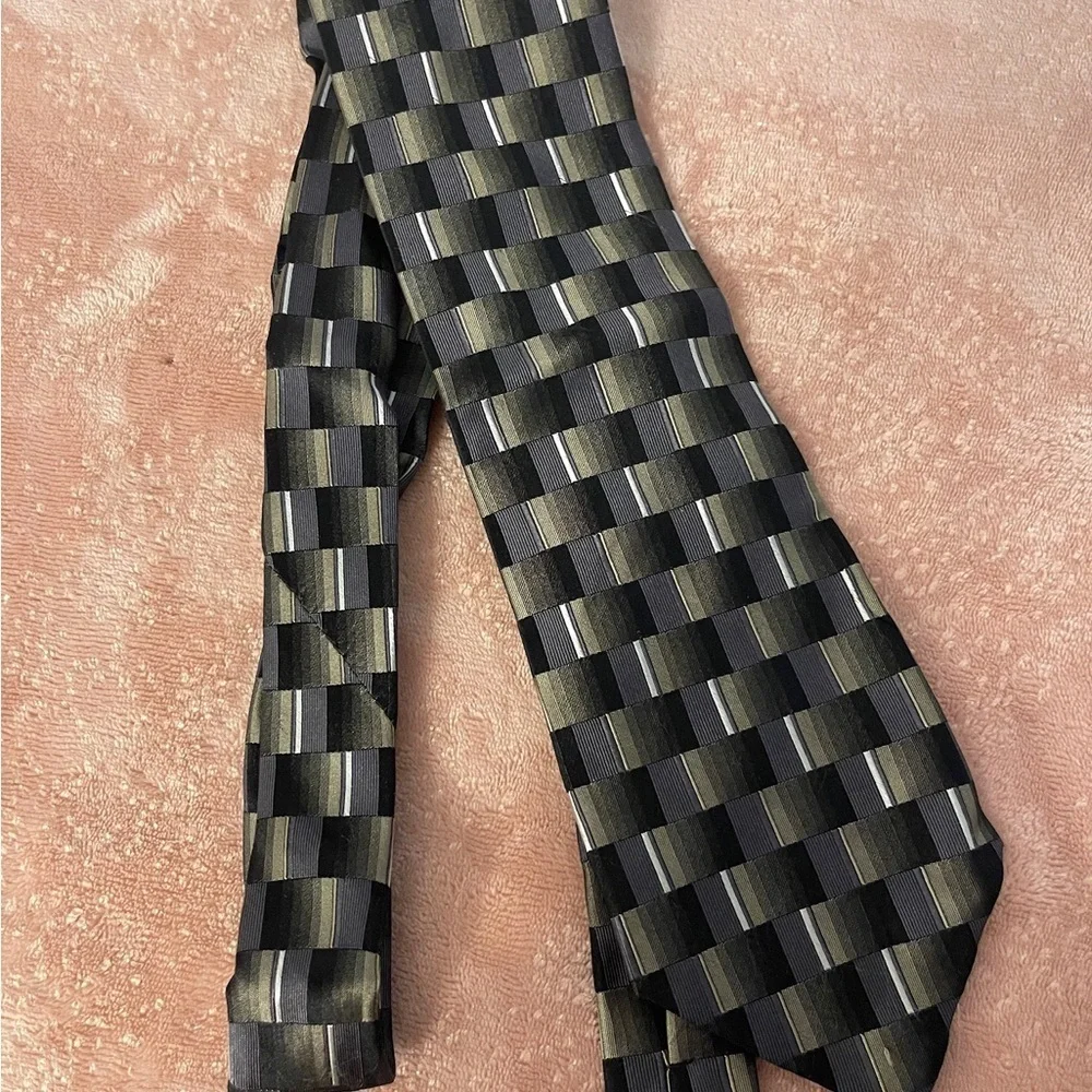 Elegant Black and Green Checkered Tie